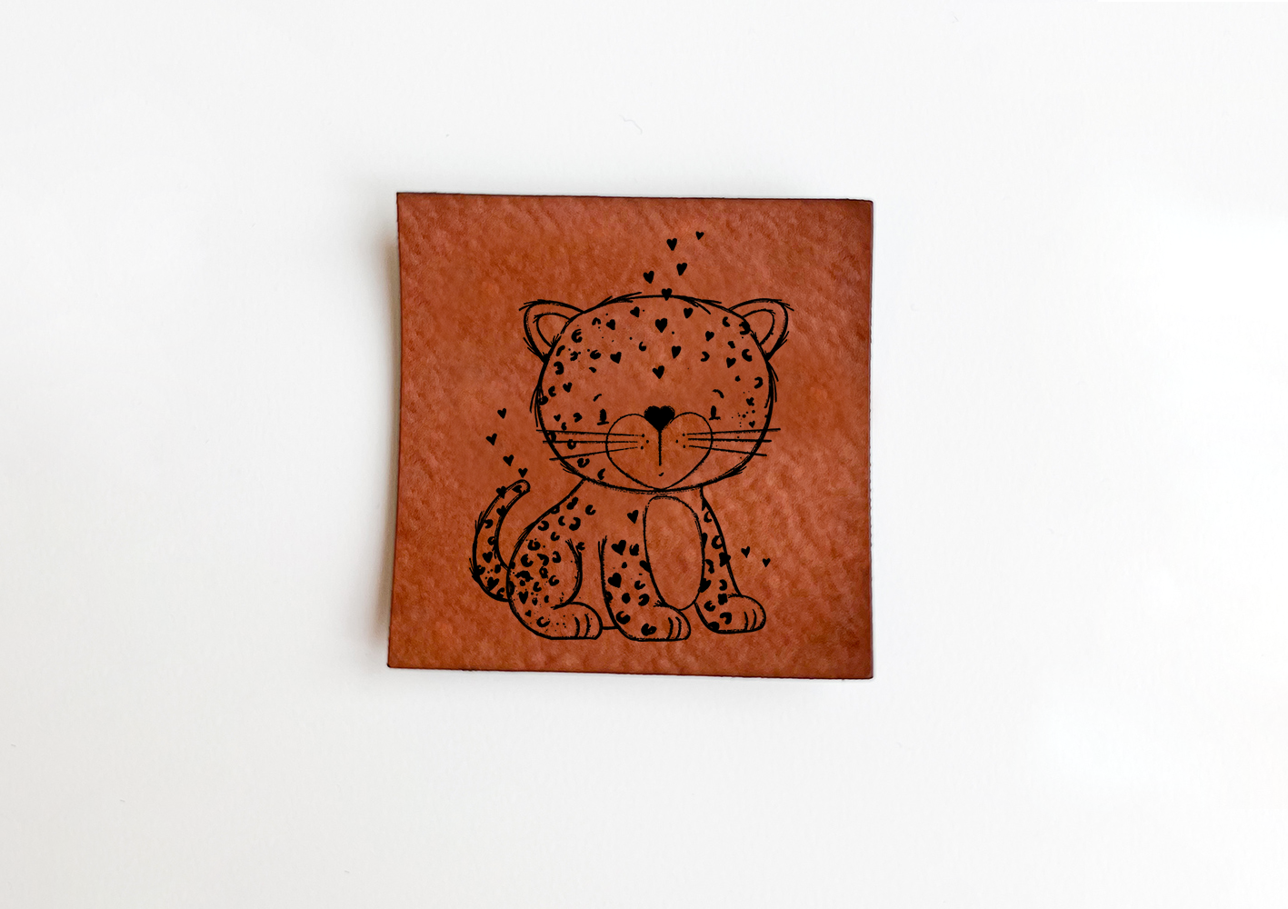Weiches Kunstlederlabel Soft Wild Animal Leolinchen Leo 4 x 4 cm Label Patch Aufnäher